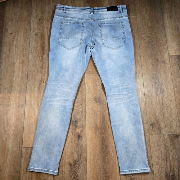 Genuine Authentic Jeans Men’s 38x32 Light Wash Distressed Paint Splatter Denim - Picture 8 of 9